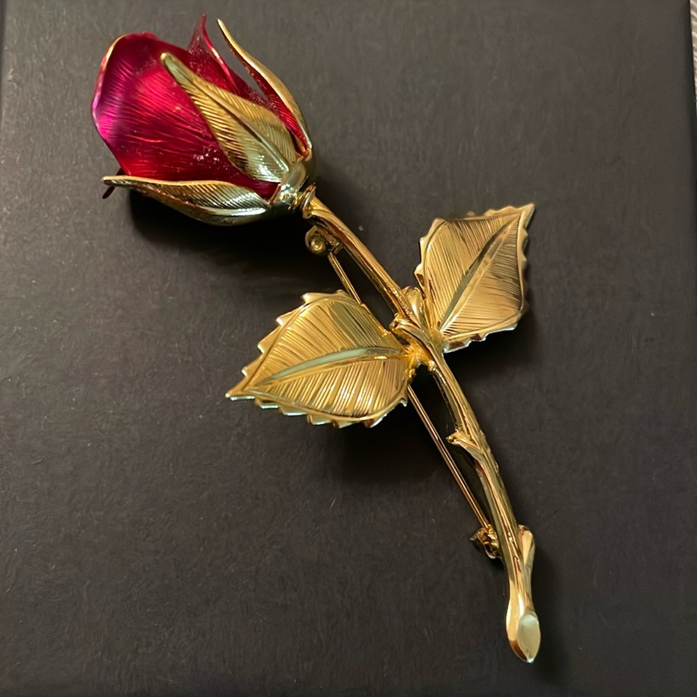 Rose brooch